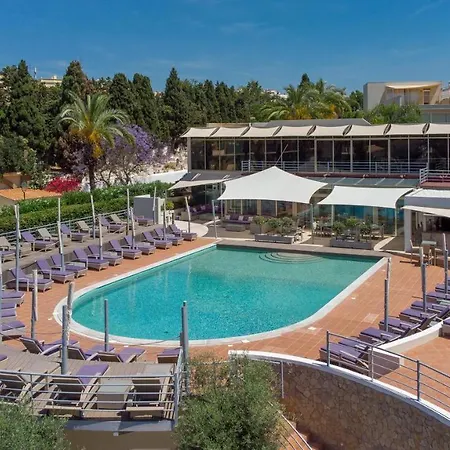 Aparthotel Castelo Parque 4*