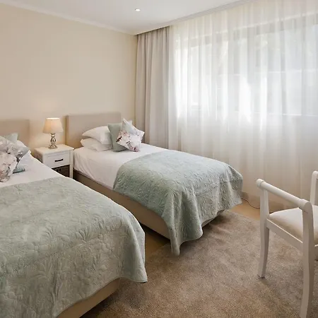 Castelo Parque Aparthotel 4*