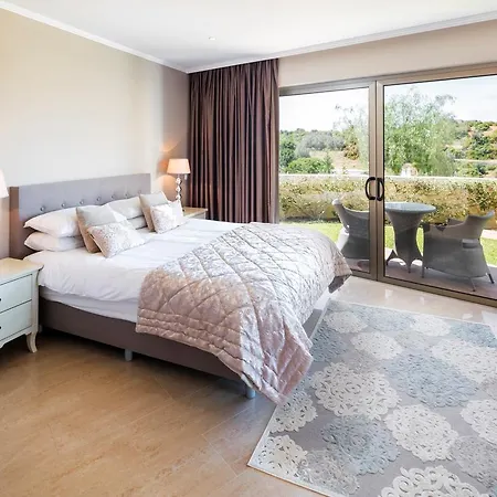 Aparthotel Castelo Parque 4*