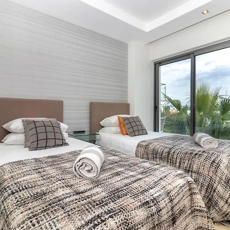 Castelo Parque Aparthotel 4*